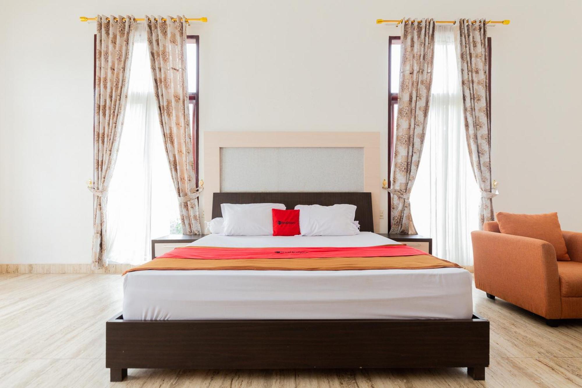 Reddoorz Premium Near Stasiun Lenteng Agung 3* Jakarta