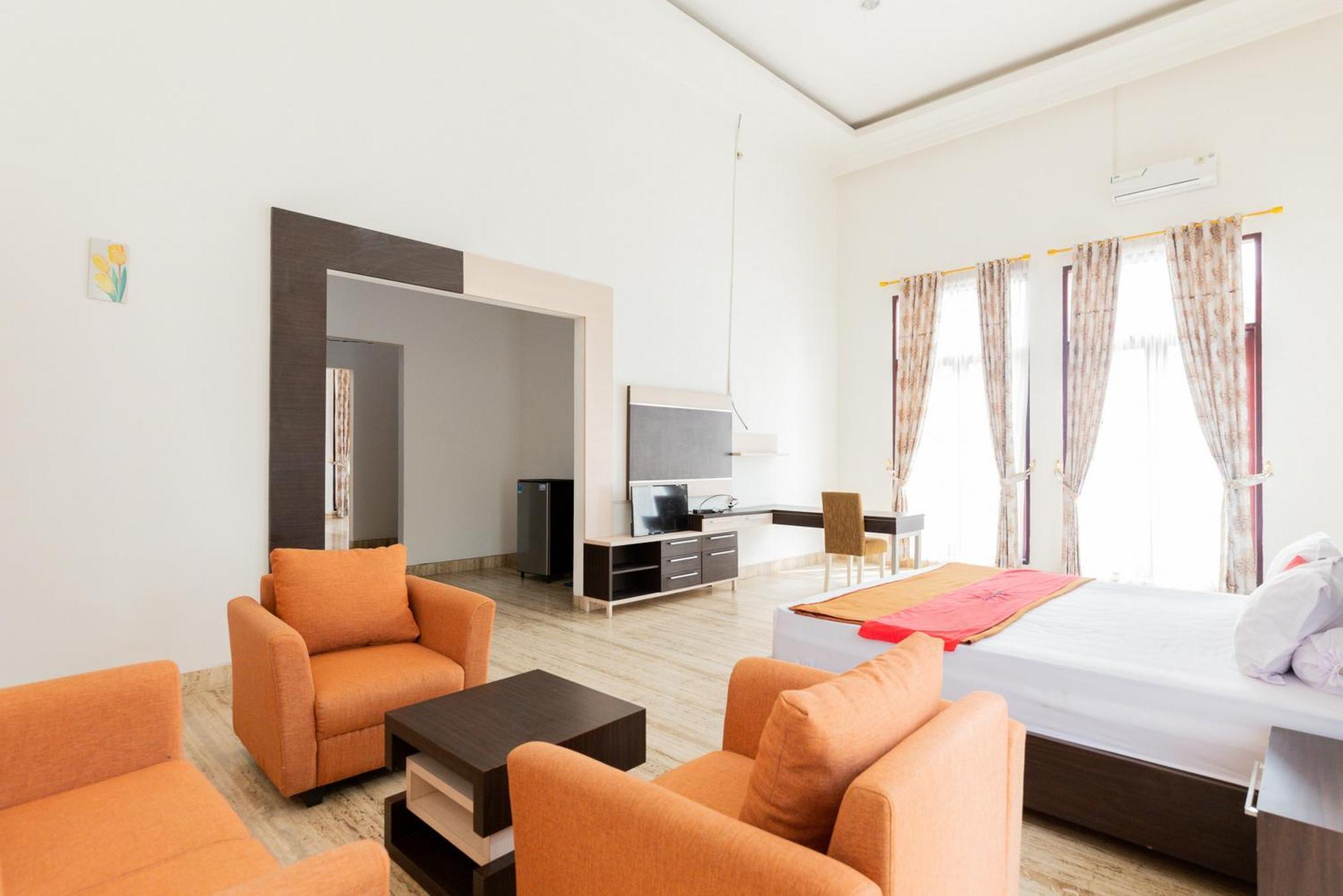 Rumah tetamu Reddoorz Premium Near Stasiun Lenteng Agung